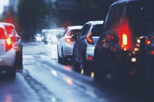 雨　レンタカー　車間距離　安全運転